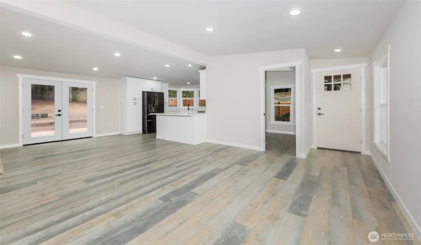 Property photo for 225 N. Lake Roesiger Road, Snohomish photo 11