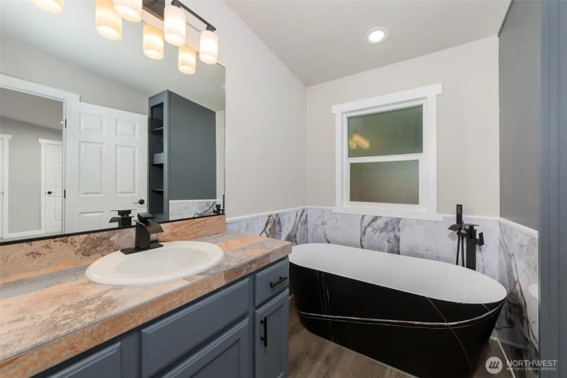 Property photo for 225 N. Lake Roesiger Road, Snohomish photo 14