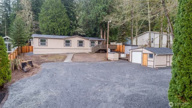 Property photo for 225 N. Lake Roesiger Road, Snohomish photo 2