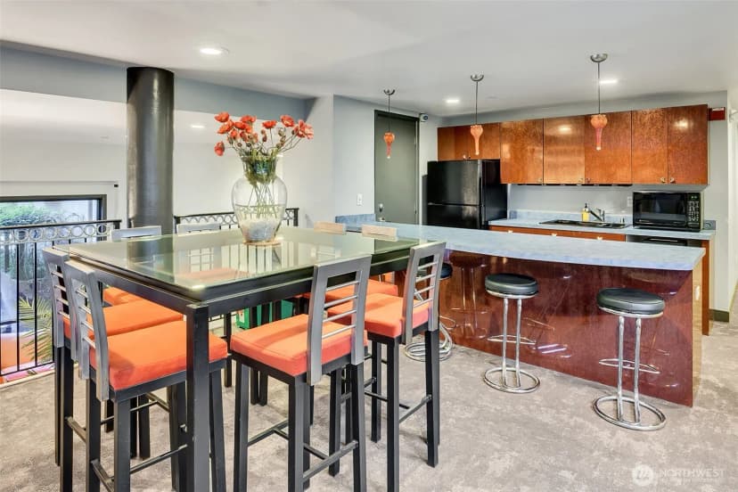 Property photo for 323 Queen Anne Avenue N #408, Seattle photo 32