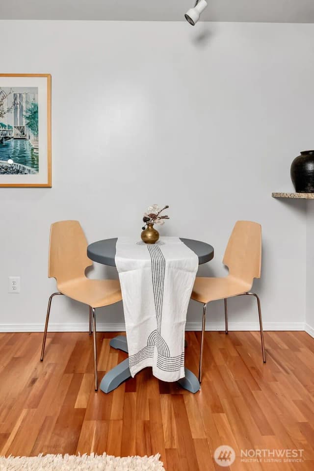 Property photo for 323 Queen Anne Avenue N #408, Seattle photo 5
