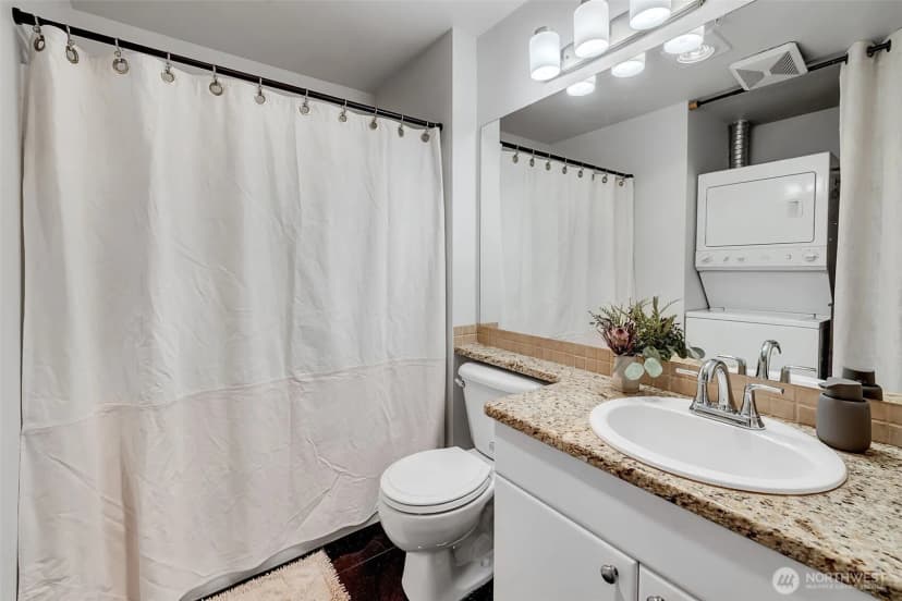 Property photo for 323 Queen Anne Avenue N #408, Seattle photo 17