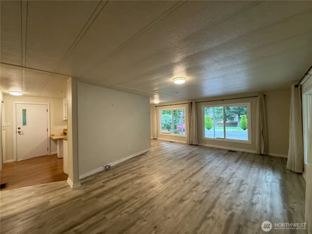 Property photo for 201 Union Avenue Se, Renton photo 2