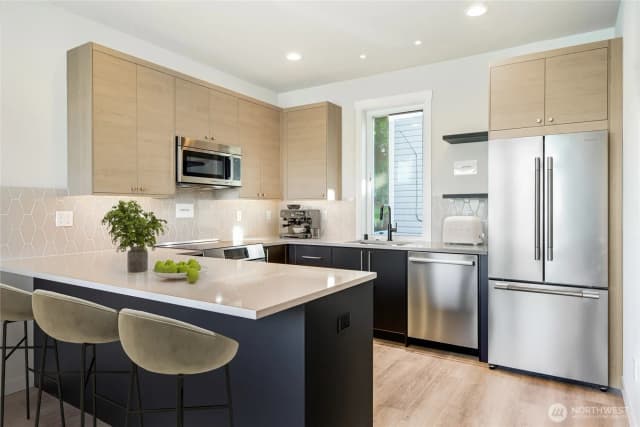Property photo for 2817 Franklin Avenue E #b, Seattle photo 3