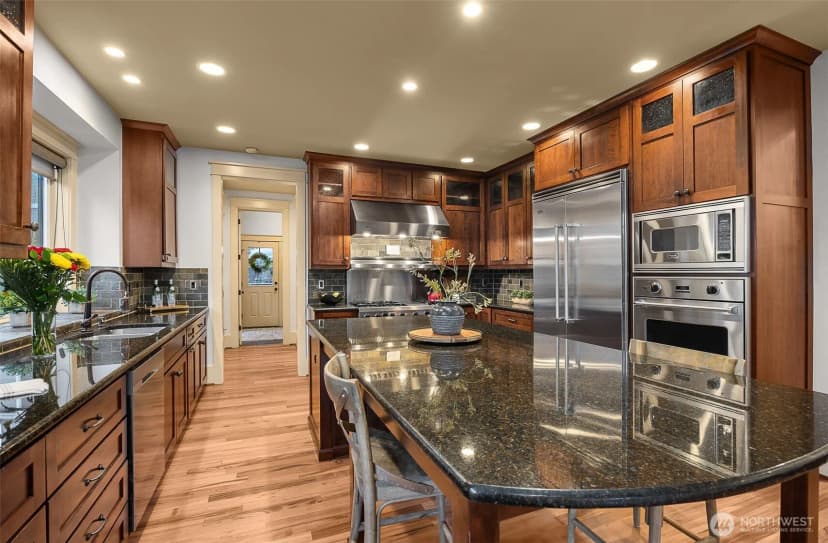 Property photo for 16305 Se 37th Street, Bellevue photo 12