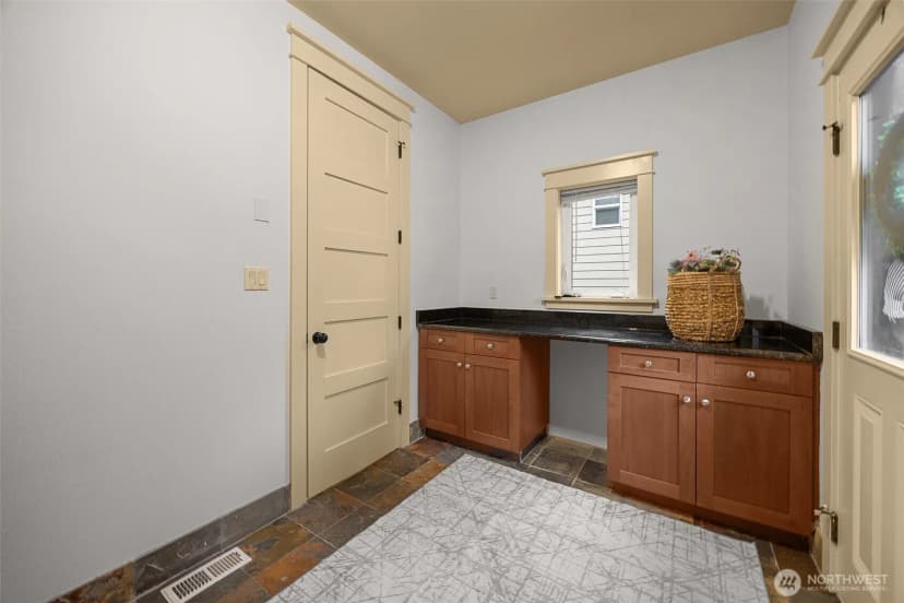 Property photo for 16305 Se 37th Street, Bellevue photo 34