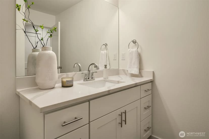 Property photo for 10001 Se 25th Street, Bellevue photo 18