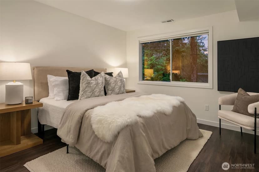Property photo for 10001 Se 25th Street, Bellevue photo 25