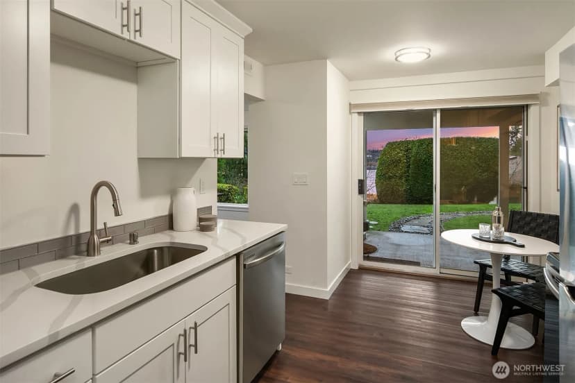 Property photo for 10001 Se 25th Street, Bellevue photo 22