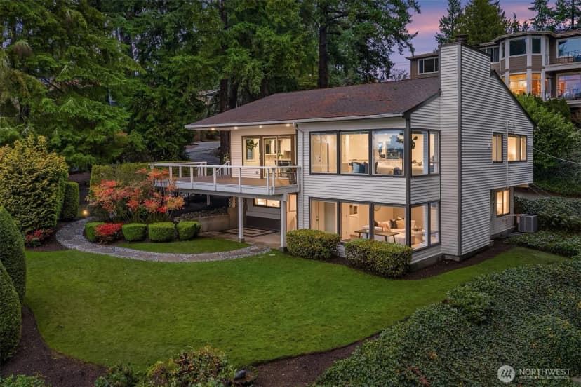 Property photo for 10001 Se 25th Street, Bellevue