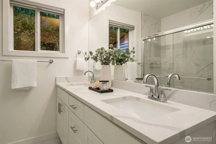 Property photo for 10001 Se 25th Street, Bellevue photo 16