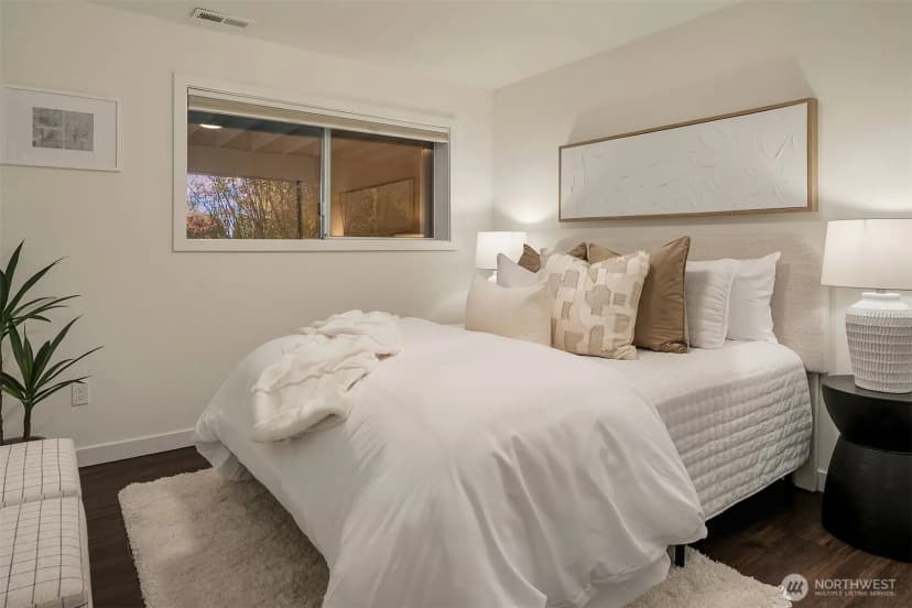 Property photo for 10001 Se 25th Street, Bellevue photo 24