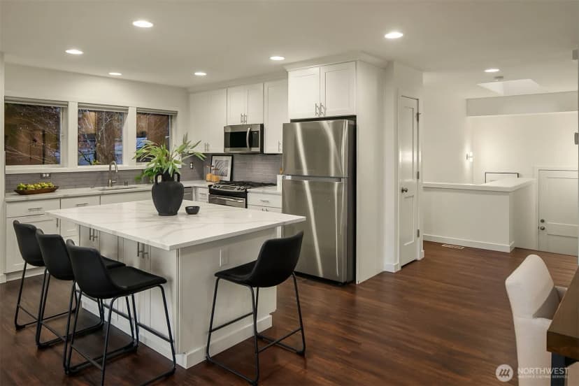 Property photo for 10001 Se 25th Street, Bellevue photo 10