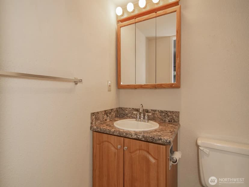 Property photo for 14527 Ne 40th Street #g204, Bellevue photo 11