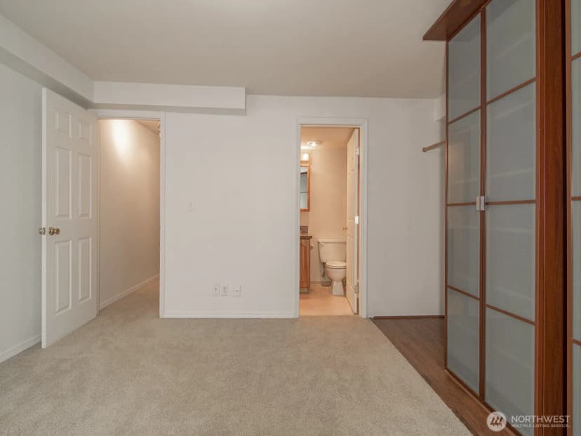 Property photo for 14527 Ne 40th Street #g204, Bellevue photo 9