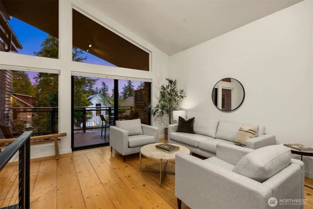 Property photo for 522 Madrona Way Ne #4, Bainbridge Island photo 2