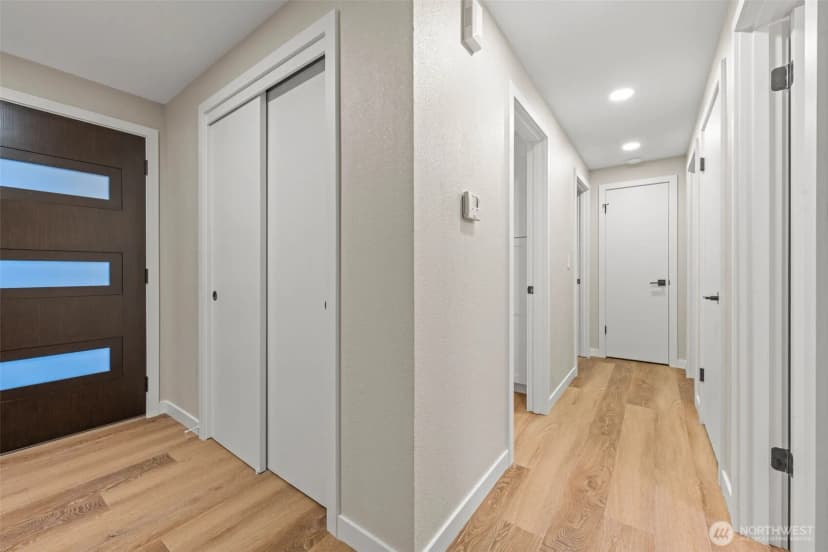 Property photo for 5208 66th Avenue W, University Place photo 4