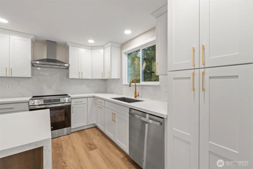 Property photo for 5208 66th Avenue W, University Place photo 12