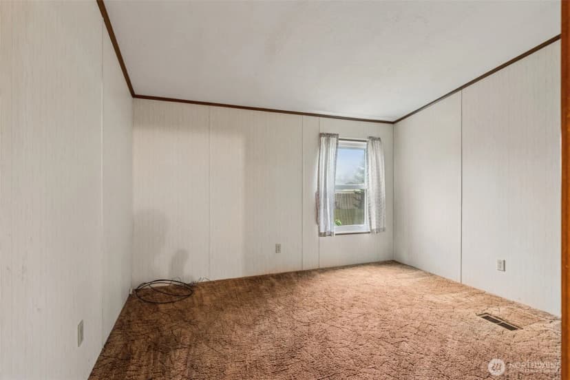 Property photo for 1612 W Young Street, Elma photo 17