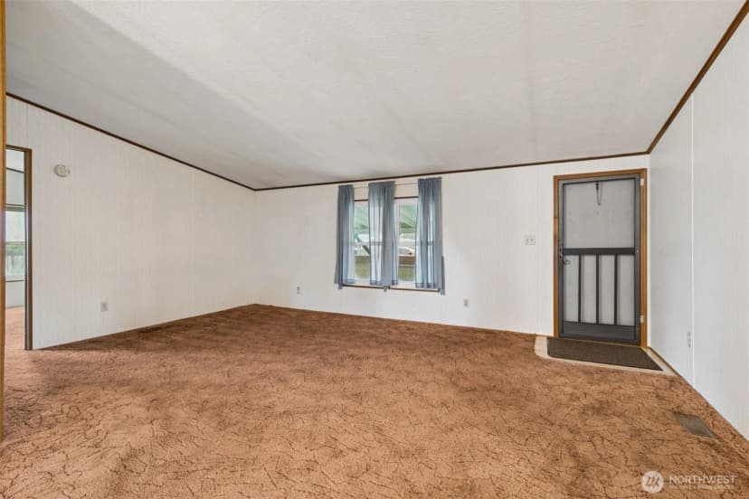 Property photo for 1612 W Young Street, Elma photo 4