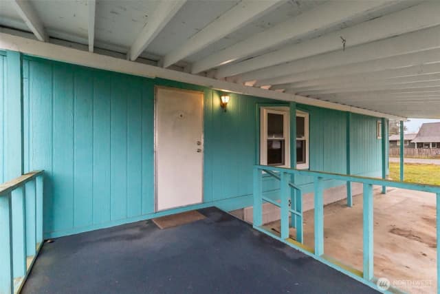 Property photo for 1612 W Young Street, Elma photo 2