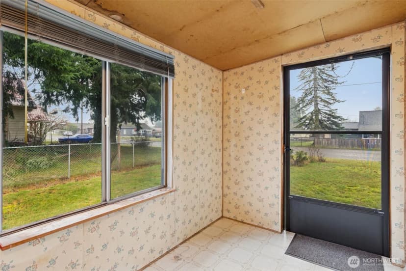 Property photo for 1612 W Young Street, Elma photo 11