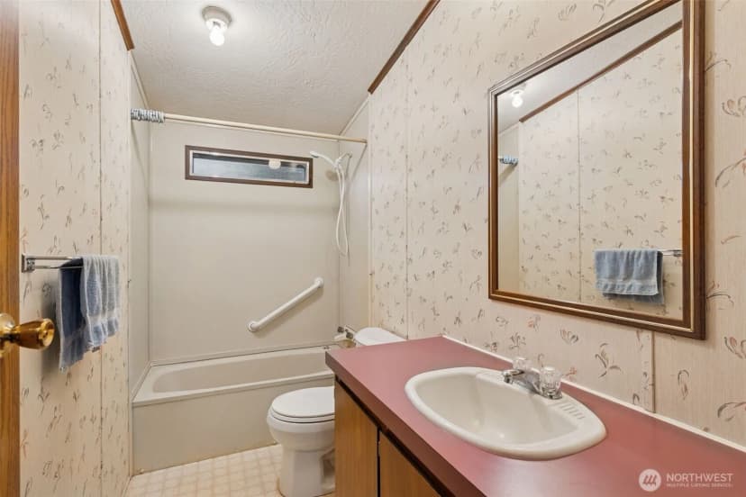 Property photo for 1612 W Young Street, Elma photo 19