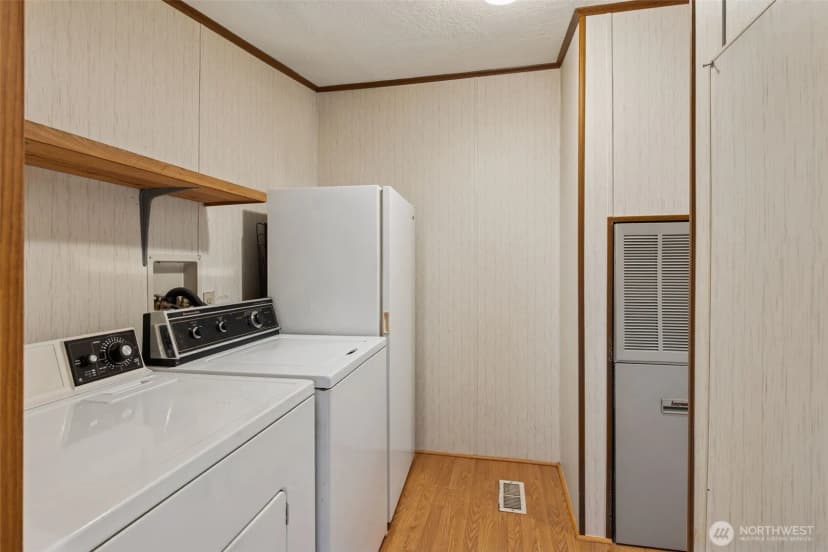 Property photo for 1612 W Young Street, Elma photo 10
