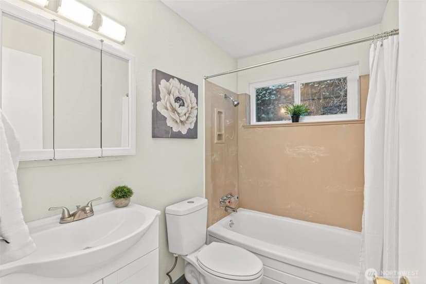 Property photo for 1020 S 230th Street #b108, Des Moines photo 7