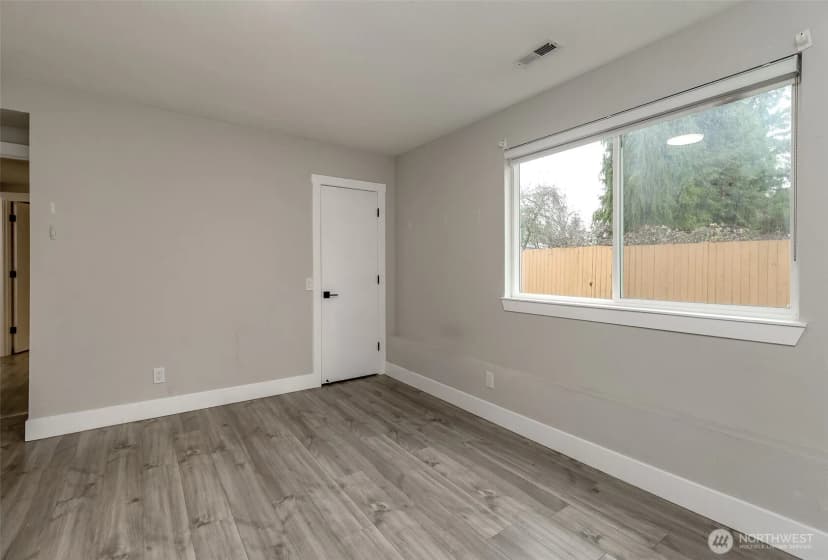 Property photo for 12725 Roosevelt Way Ne, Seattle photo 27