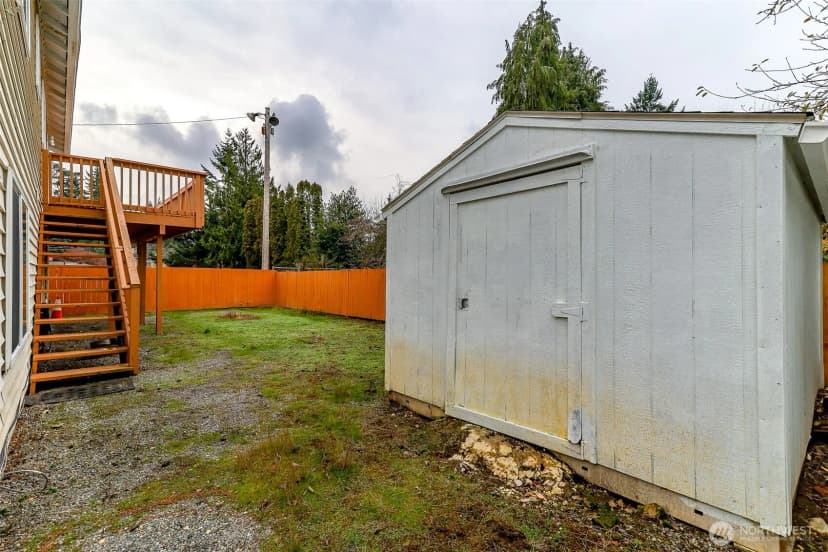 Property photo for 12725 Roosevelt Way Ne, Seattle photo 29
