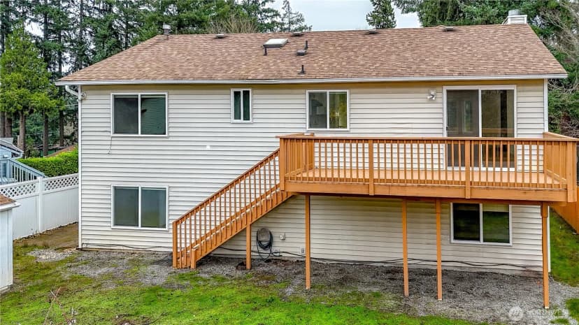 Property photo for 12725 Roosevelt Way Ne, Seattle photo 32