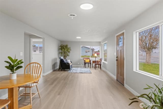 Property photo for 307 3rd Avenue Ne, Quincy photo 5
