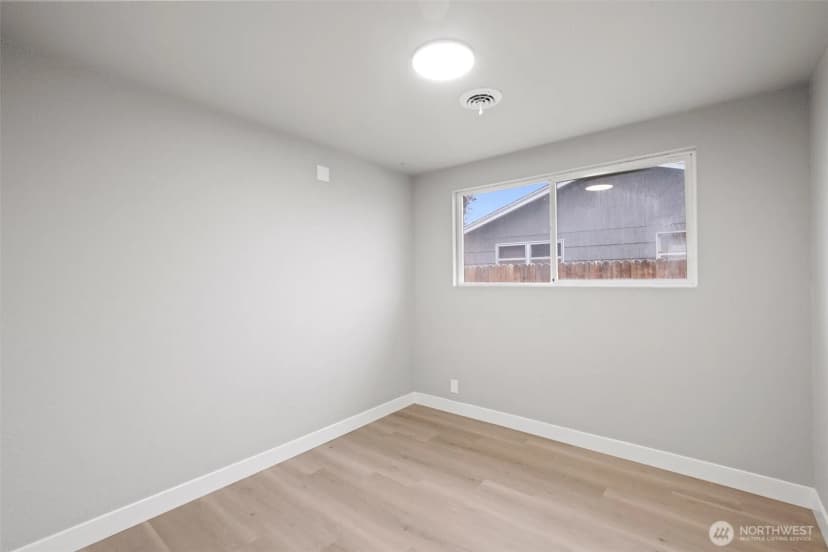 Property photo for 307 3rd Avenue Ne, Quincy photo 15