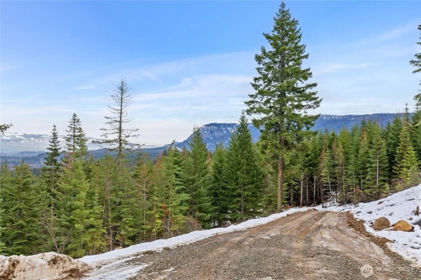 Property photo for 901 Whisper Creek Drive, Cle Elum photo 2