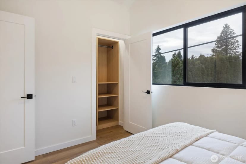 Property photo for 9003 30th Avenue Sw #b, Seattle photo 20