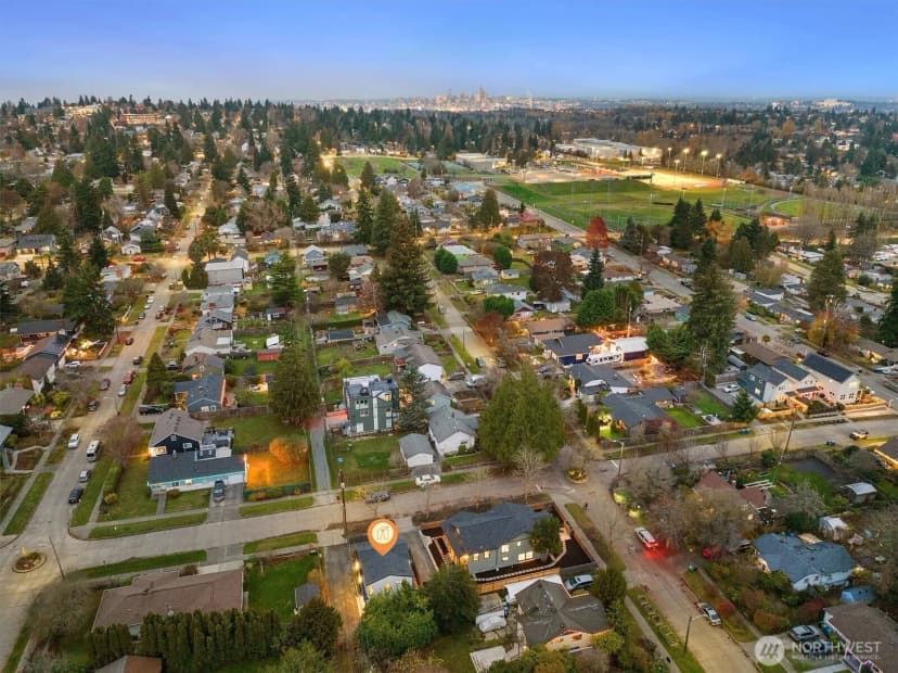 Property photo for 9003 30th Avenue Sw #b, Seattle photo 32