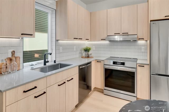 Property photo for 4405 B S Holly Street, Seattle photo 4