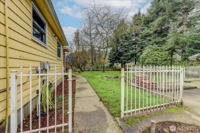 Property photo for 15214 149th Avenue Se, Renton photo 2