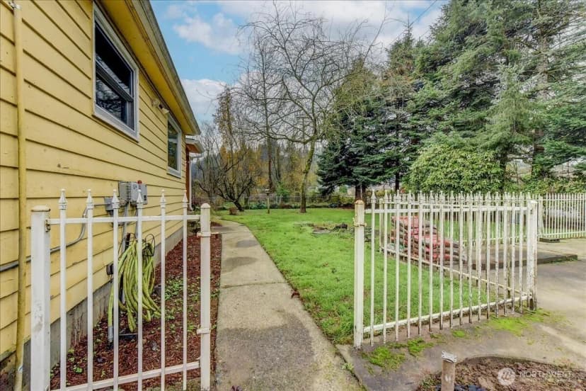 Property photo for 15214 149th Avenue Se, Renton photo 2