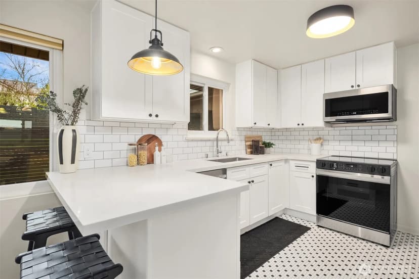 Property photo for 1556 S Pearl Street, Seattle photo 6