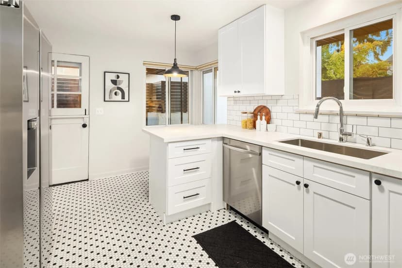 Property photo for 1556 S Pearl Street, Seattle photo 8