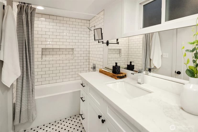 Property photo for 1556 S Pearl Street, Seattle photo 27