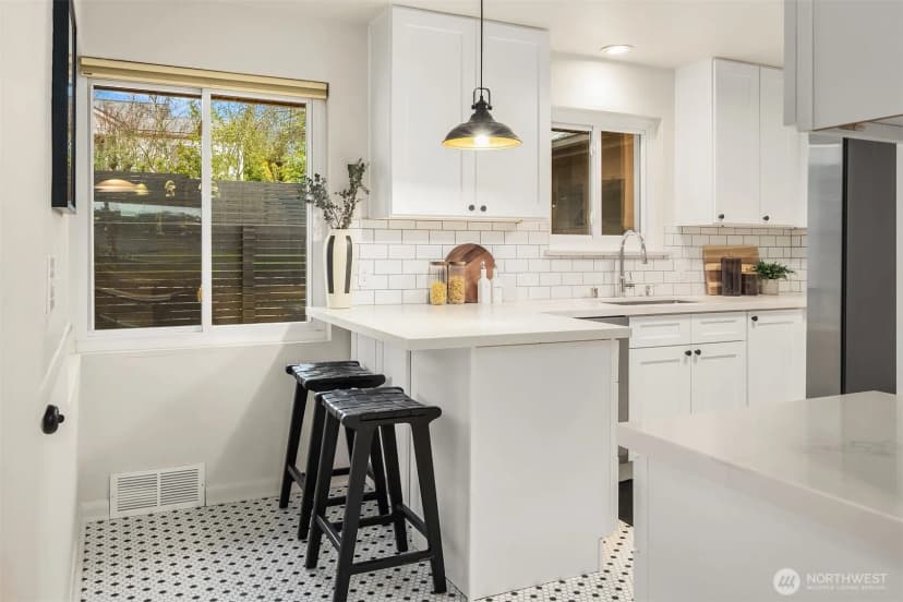 Property photo for 1556 S Pearl Street, Seattle photo 5