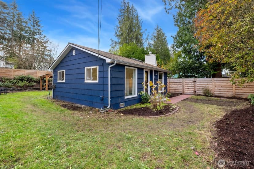 Property photo for 1018 Walnut Street, Edmonds photo 23