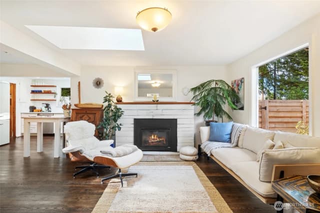Property photo for 1018 Walnut Street, Edmonds photo 5