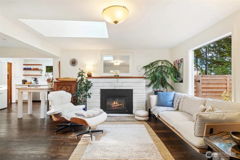Property photo for 1018 Walnut Street, Edmonds photo 5