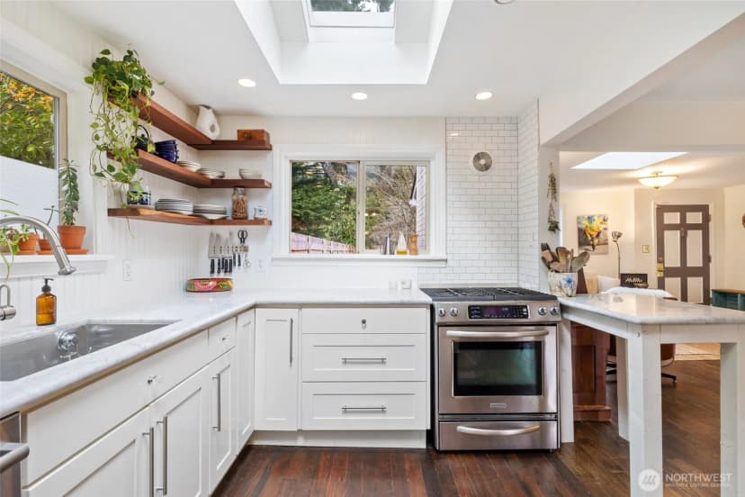 Property photo for 1018 Walnut Street, Edmonds photo 10