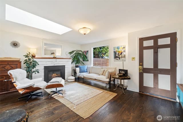 Property photo for 1018 Walnut Street, Edmonds photo 4