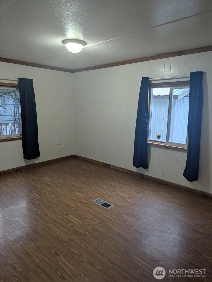 Property photo for 161 1st Street, Morton photo 11